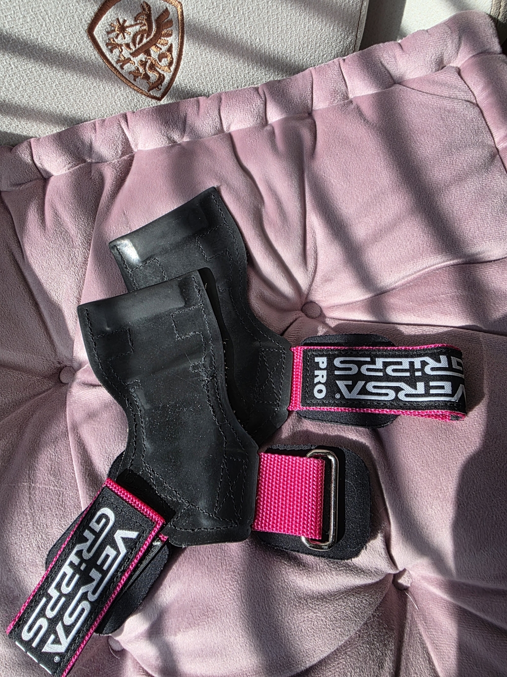 Amazon Versa Grips Pro Wrist Straps in Black and Pink